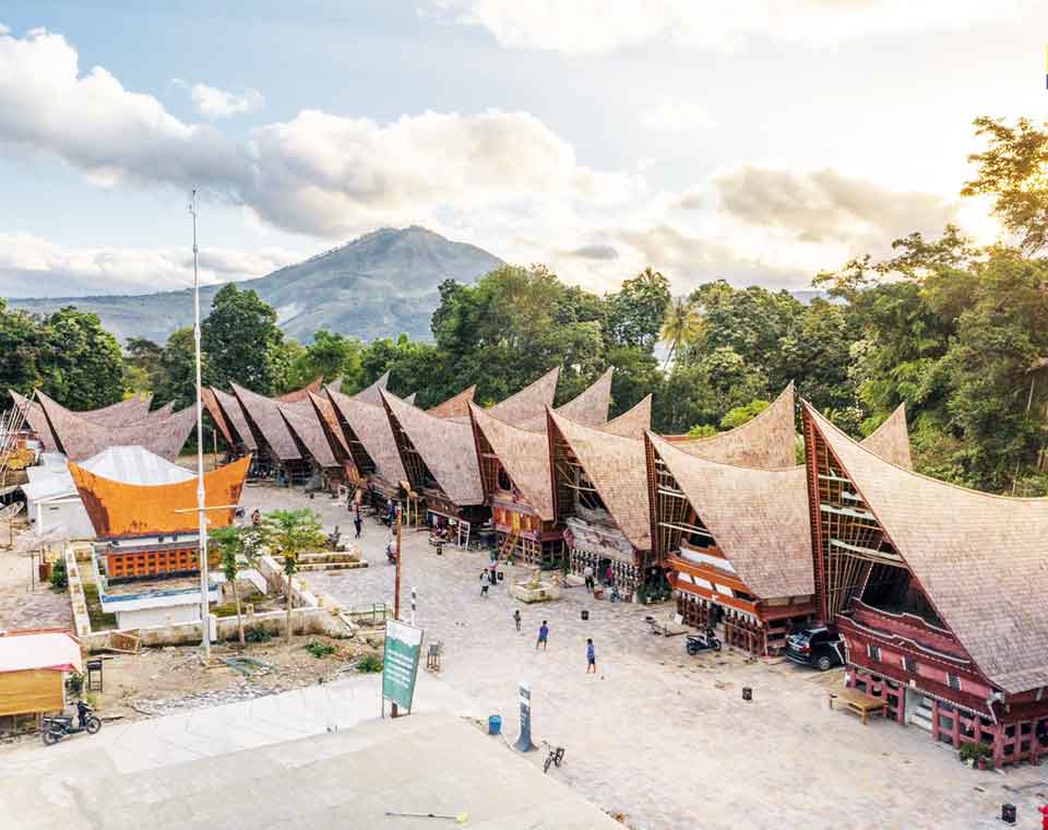 Kampung Ulos Lumban Suhi-Suhi