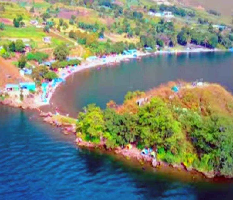 Pantai Paropo Silalahi