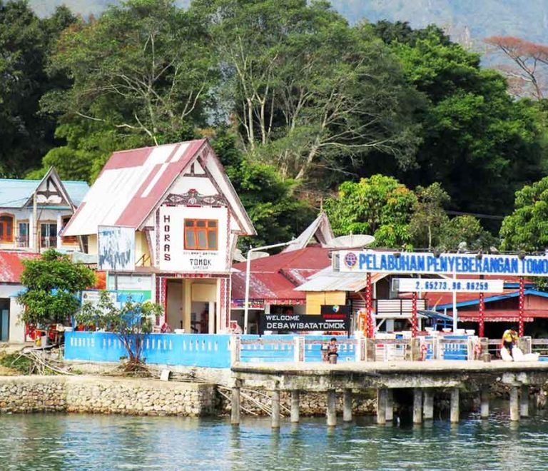 Pelabuhan Tomok