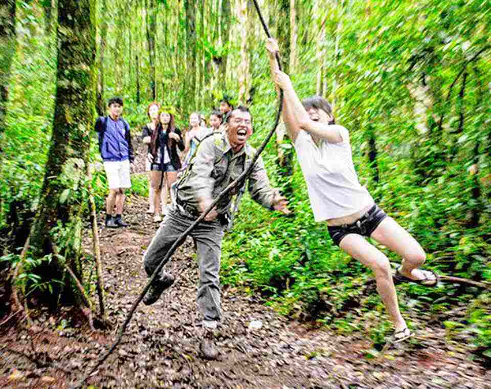 Jungle Trek Taman Simalem Resort