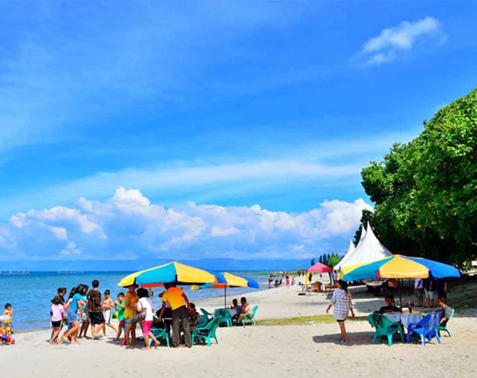 Pantai Pasir Putih Parbaba