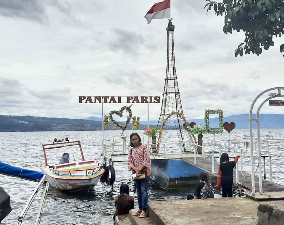 Pantai Paris Tigaras