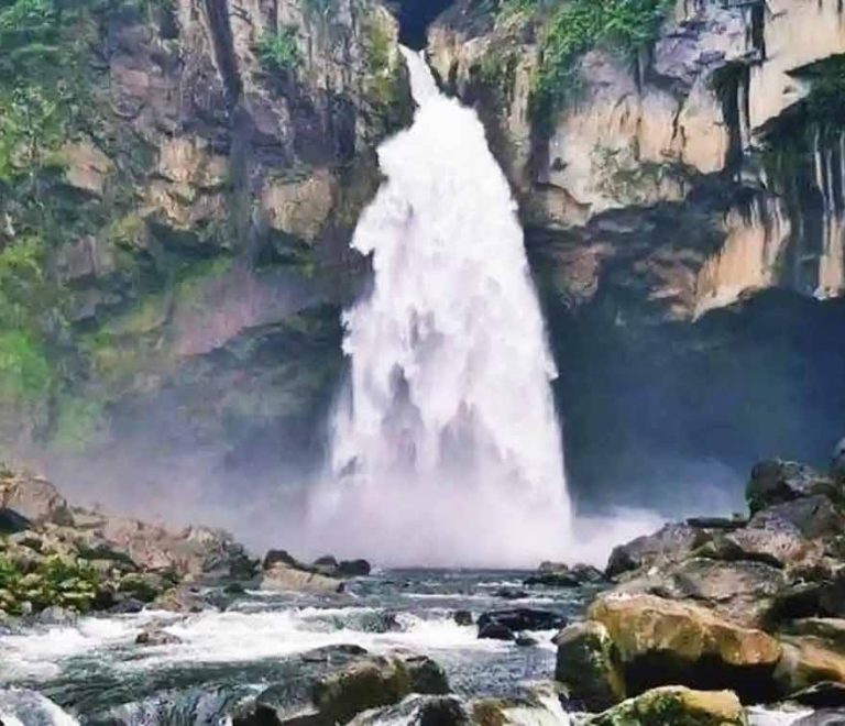 Air terjun Turunan Bolon