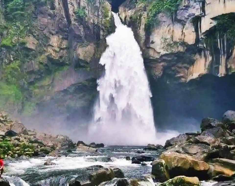 Air terjun Turunan Bolon