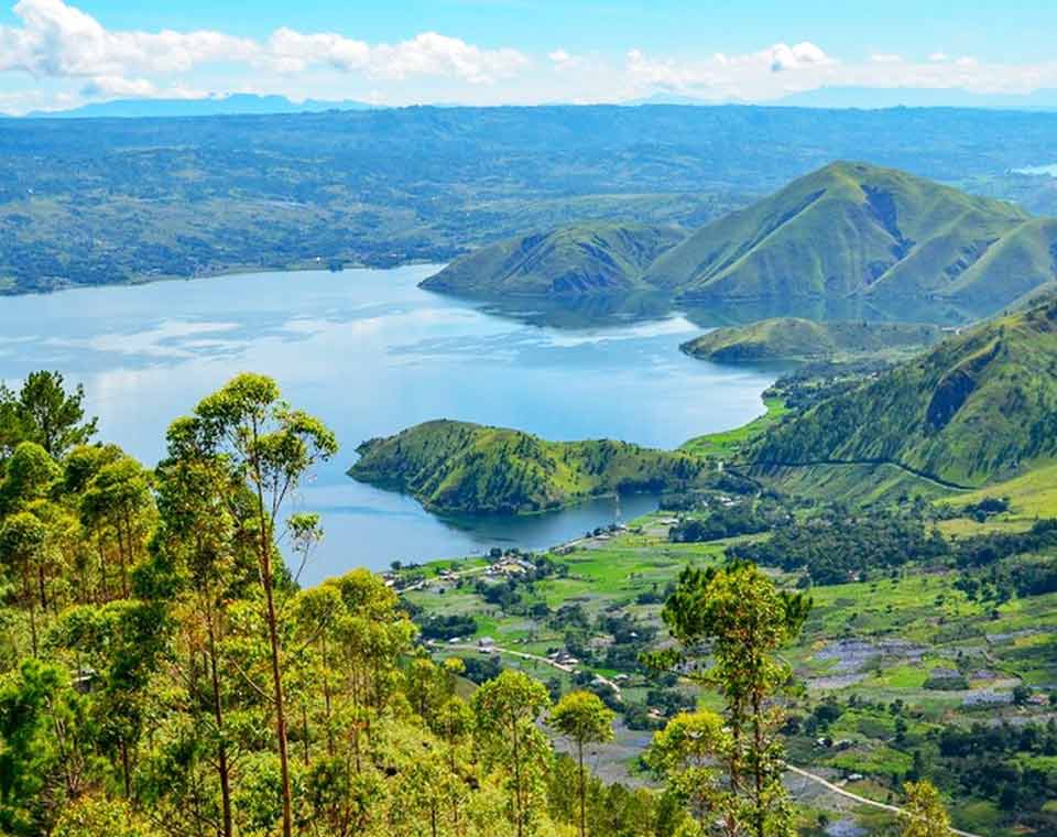 Geopark Kaldera Toba Indonesia