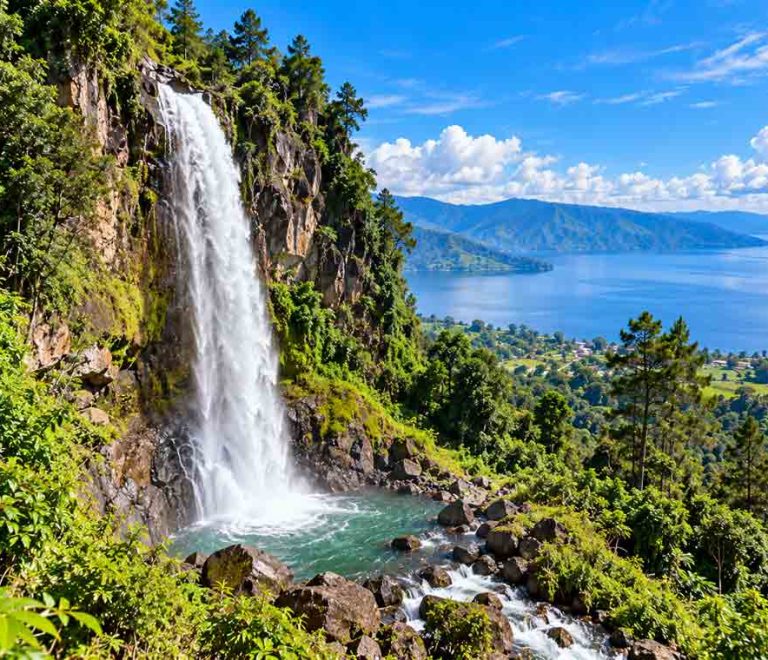 Air Rerjun Janji dekat Danau Toba