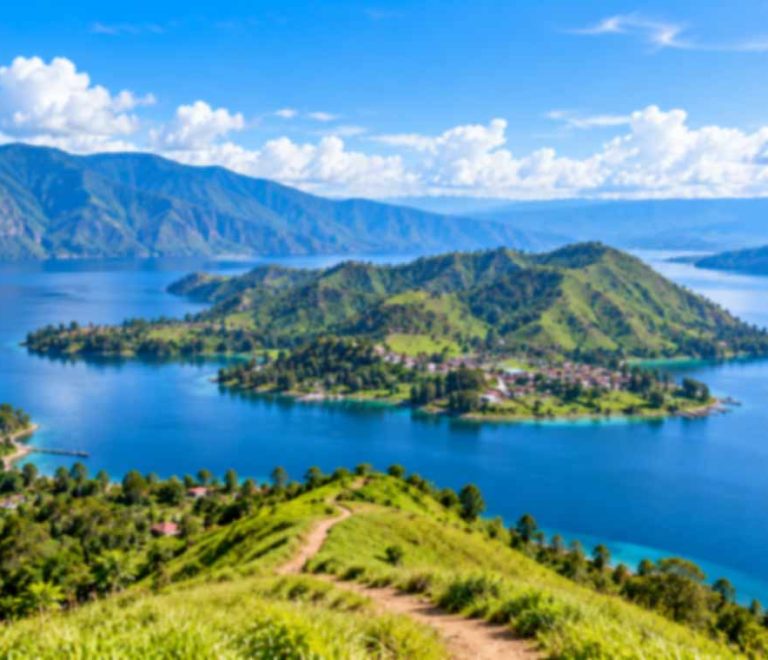 Pulau Samosir Negeri Indah Kepingan Surga